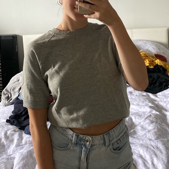 urban outfitters grey crewneck!! - Picture 2 of 4